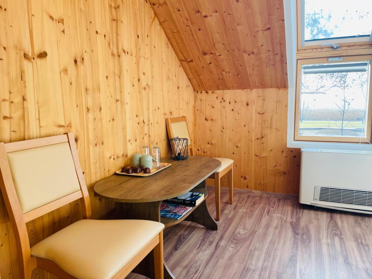 Fisher'S Deluxe Apartments 블로톤퓌레드 외부 사진